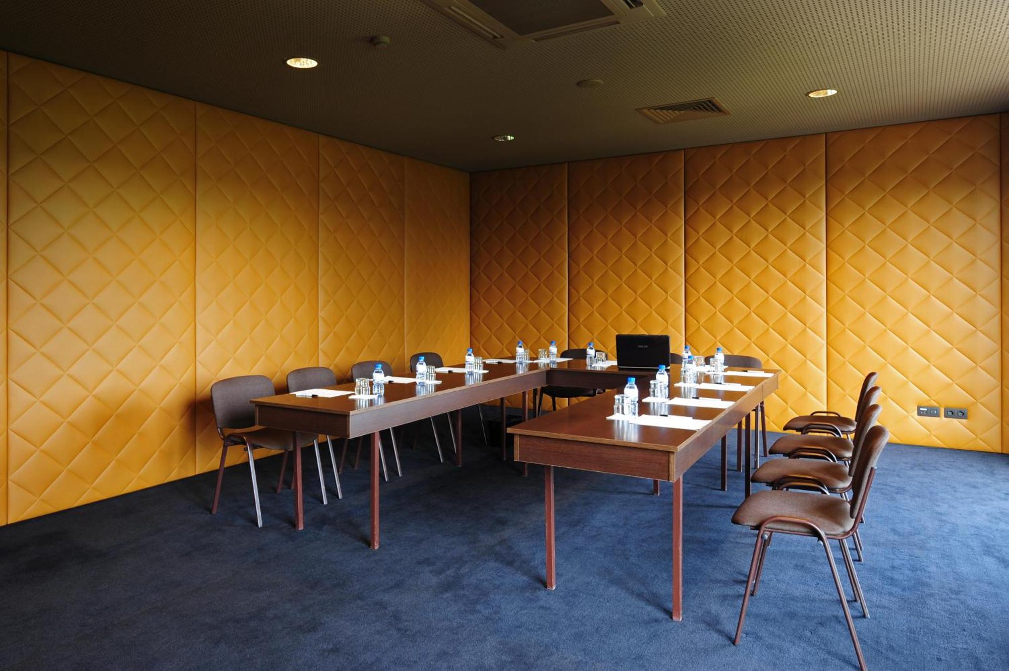 Hotel De Guimaraes Business & Spa Exterior photo