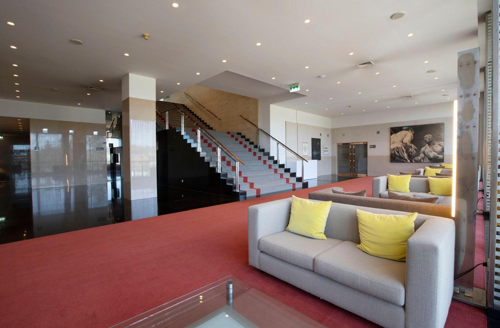 Hotel De Guimaraes Business & Spa Exterior photo